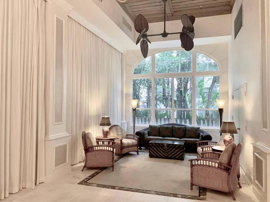 Hemingway Suites At Palm Beach Hotel Island Eksteriør bilde